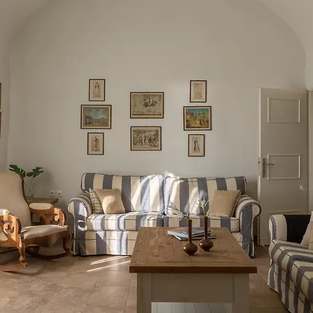 Traditional Seaview Villa In Santorini Perissa (Santorini)
